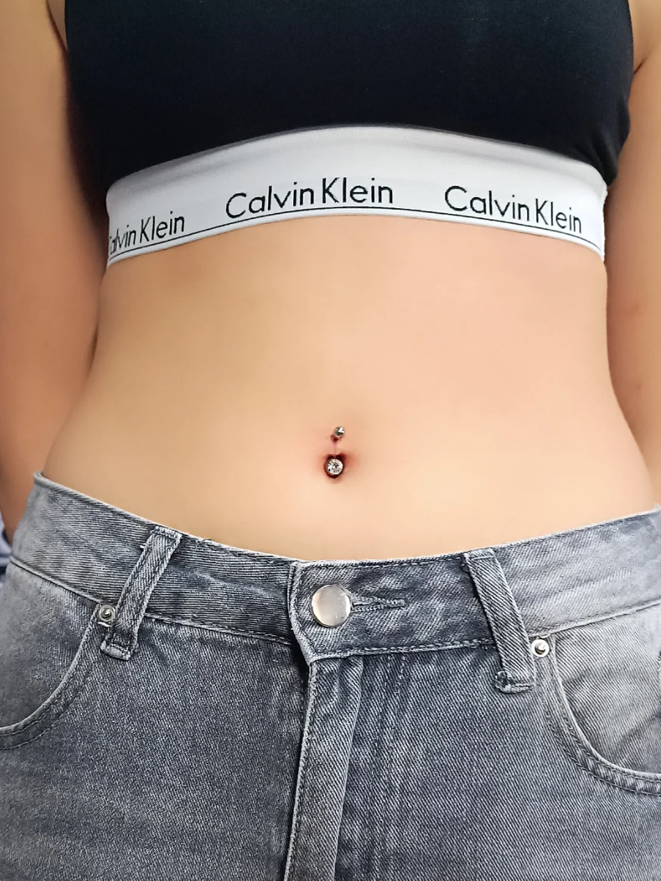 Bauchnabelschmuck mit Kristall